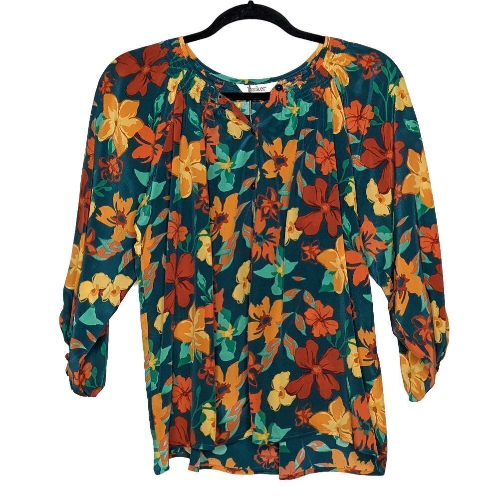 Tucker Classic Blouse Sea Casa Floral in Crepe de Chine Silk Top Crewneck